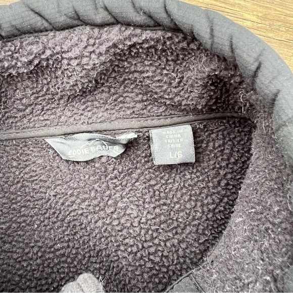 Eddie Bauer | Rugged Ripstop Softshell Jacket - Picture 6 of 8